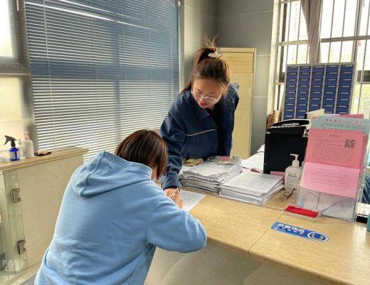 簡篇-【初心產(chǎn)發(fā)  四融五有】“五一”我在崗丨堅(jiān)守詮釋責(zé)任  服務(wù)彰顯擔(dān)當(dāng)